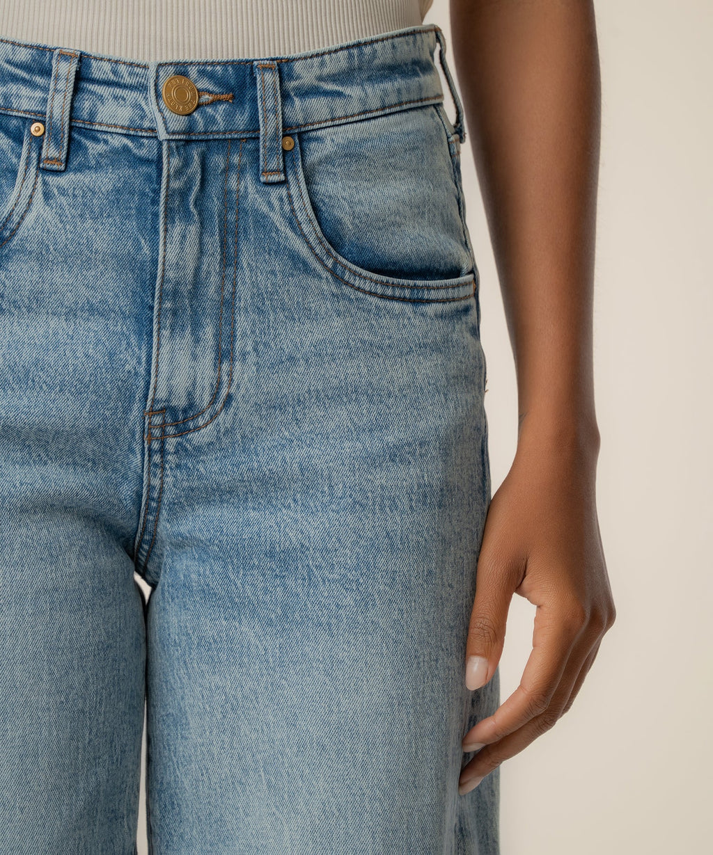 KUT Gwen High Rise Wide Leg Jean
