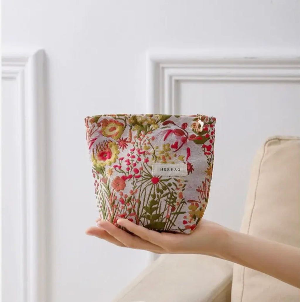 CAYA Jacquard Makeup Bag Small