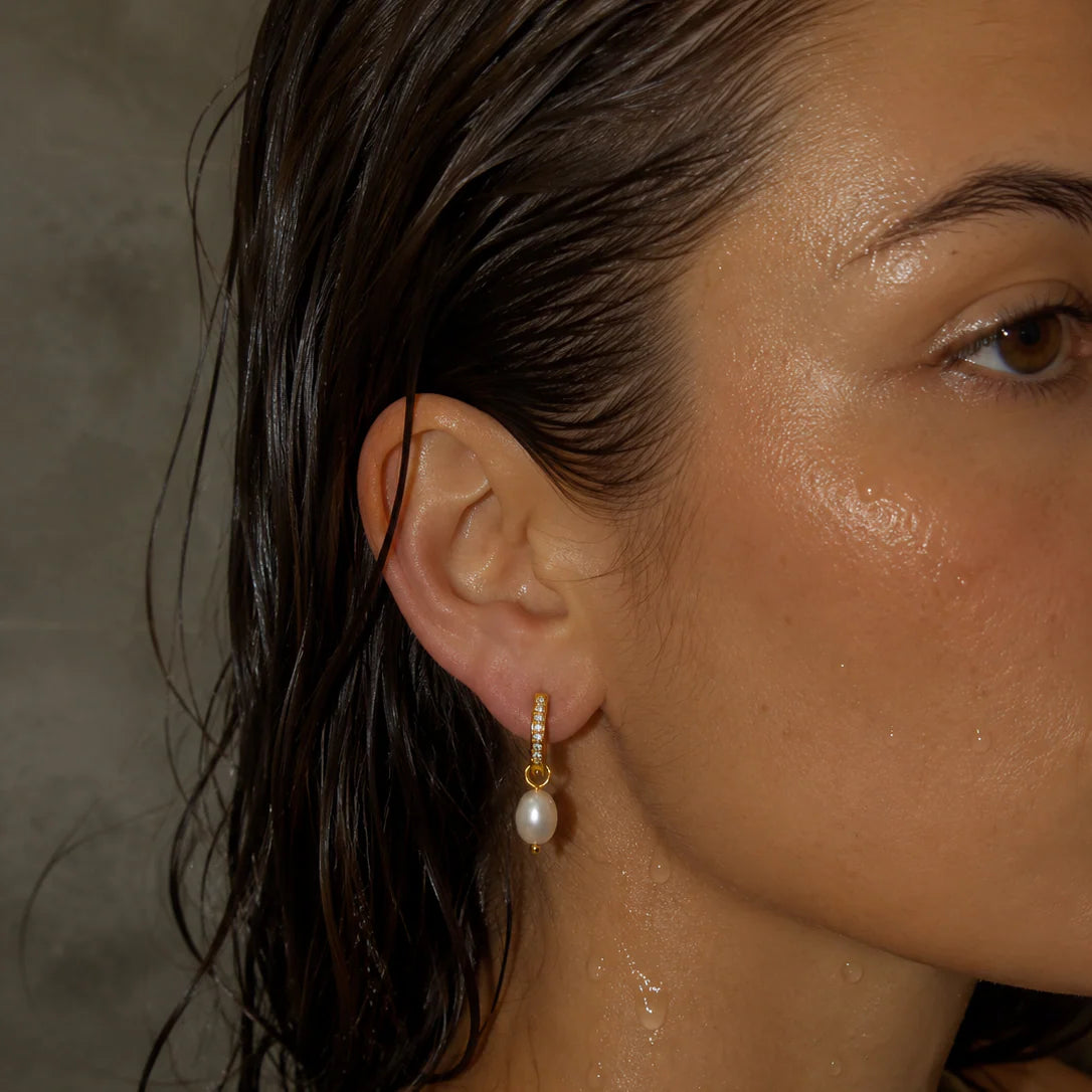 Ellie Vail Georgia Huggie Hoop Earring