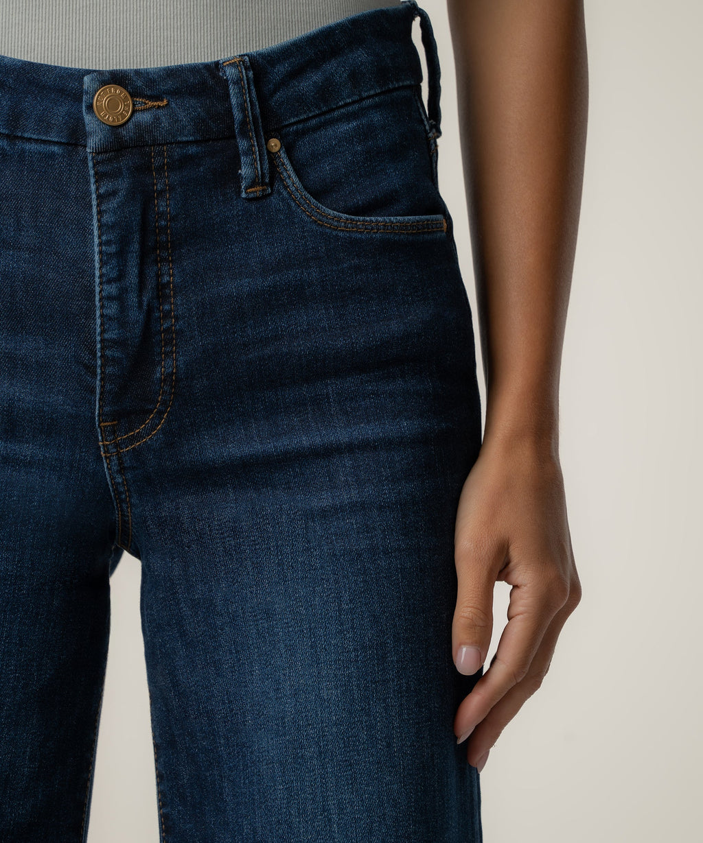 KUT Meg High Rise Jean in Innoxious
