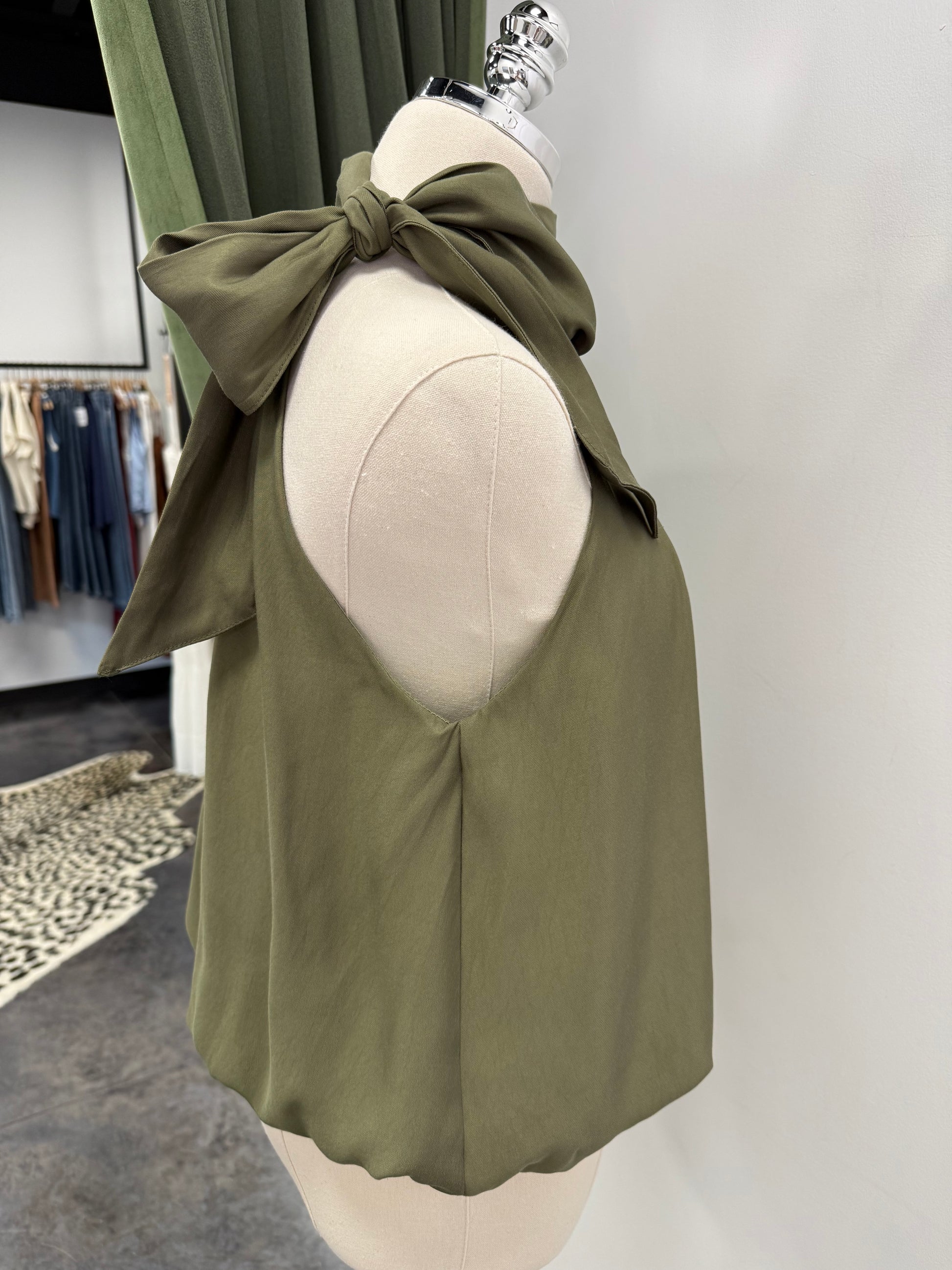 Glam High Neck Balloon Top